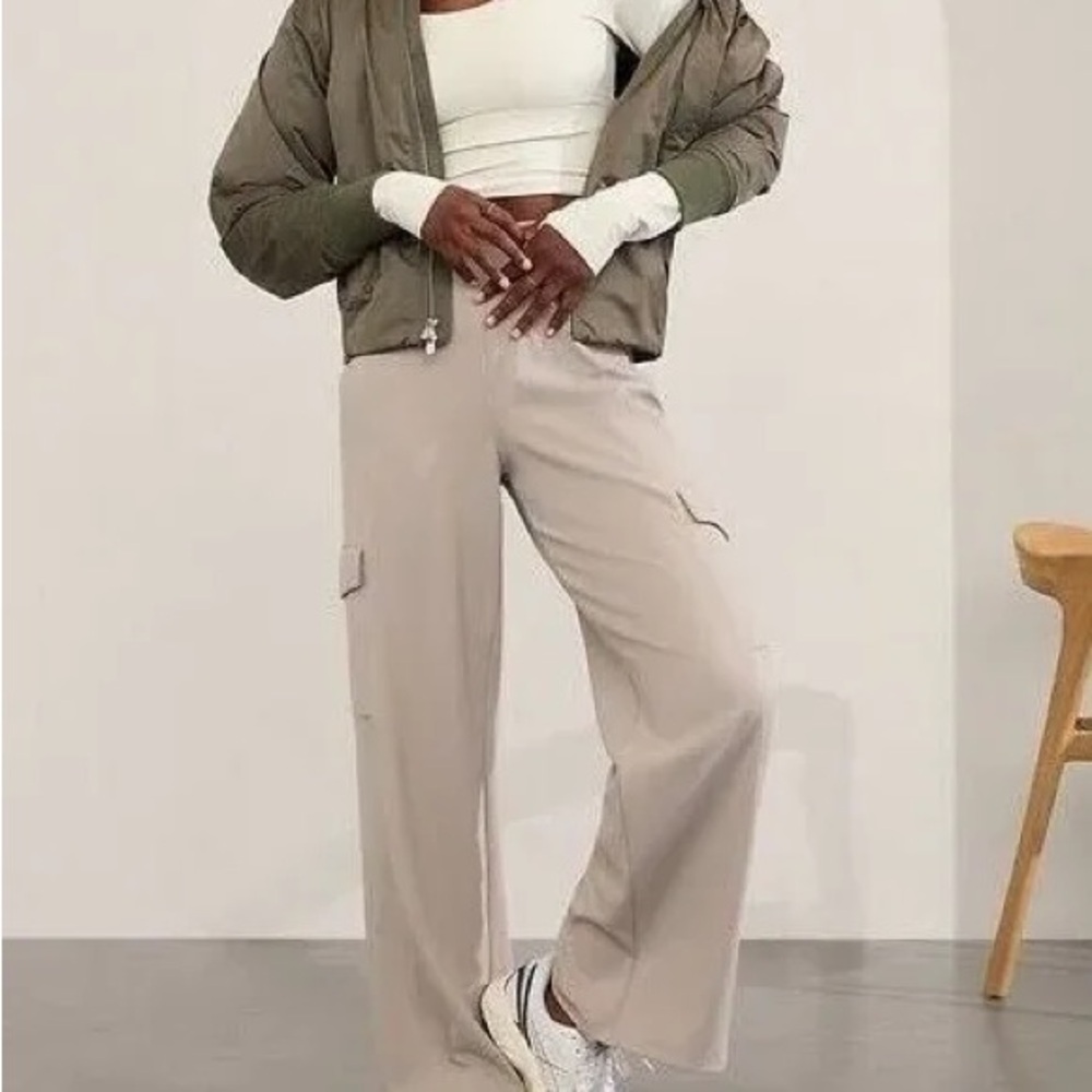 Athleta Venice Cargo Wide Leg Pants, Feather, Tall Large